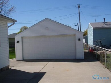 1518 Superior St, Genoa, OH 43430 - photo 4