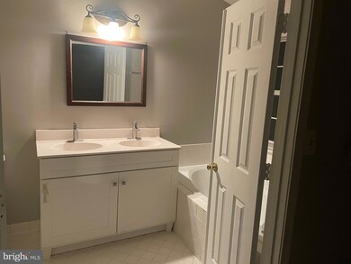 1819 Barrington Ct, Bowie, MD 20721 - photo 4