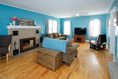 13 Monroe St-103