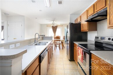 2200 Wexford Way, Statesville, NC 28625 - photo 4