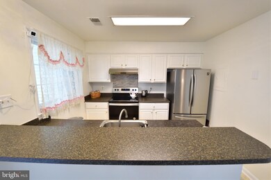12900B Grays Pointe Rd, Fairfax, VA 22033 - photo 4