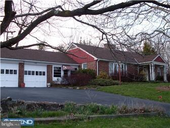 718 Stump Rd, Hilltown, PA 18944 - photo 2