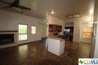 1402 Creek St, Copperas Cove, TX 76522 - photo 3