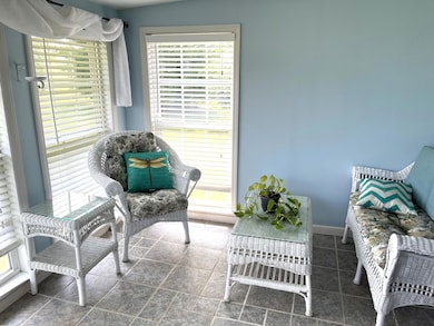 3 SEASON ROOM 2