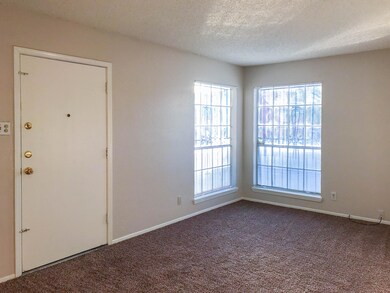 10720 Forest Ridge Ln unit D, El Paso, TX 79935 - photo 4