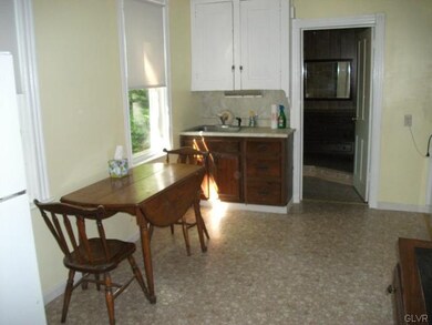 460 New St, Freemansburg, PA 18017 - photo 3