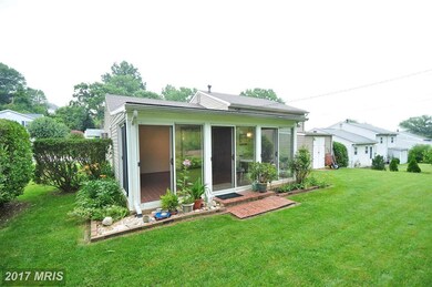 1113 Meadow Lark Dr, Halethorpe, MD 21227 - photo 4