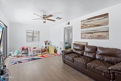 04-Living Area