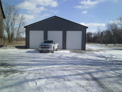 40 x 40 pole barn with lean to off of the back