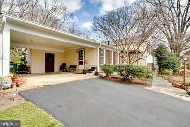 8997 Kildownet Ct, Vienna, VA 22182 - photo 2