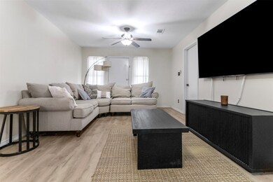 1401 Avenue O unit I, Huntsville, TX 77340 - photo 4