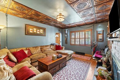 06-Living Room