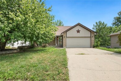 213 N Darrowby Dr, Raymore, MO 64083 - photo 3