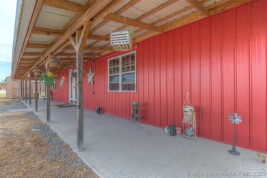 113 S Wilder St, Chouteau, OK 74337 - photo 5