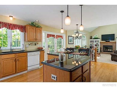 Kitchen. Large eat in kitchen, granite counter top