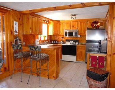Kitchen. Kitchen with breakfast bar.