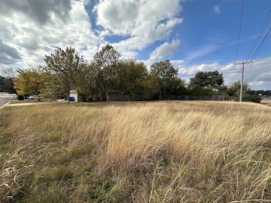 1809 Neal St, Navasota, TX 77868 - photo 6