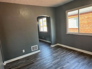 375 S Chase Ave, Columbus, OH 43204 - photo 3