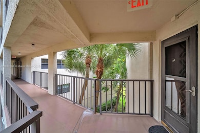 2311 S Cypress Bend Dr unit 316B, Pompano Beach, FL 33069 - photo 2
