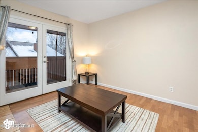 07-Living Room_SLS_-2317