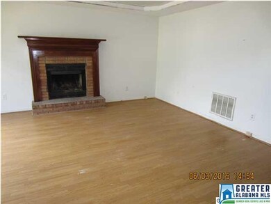 GREATROOM W/FIREPLACE