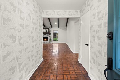 4001 4001 Cloverdale Dr, Tyler, TX 75701 - photo 5