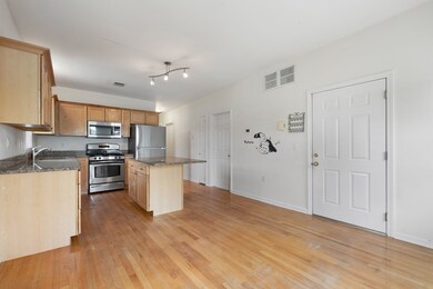 39 Montgomery St unit 3, Cambridge, MA 02140 - photo 6