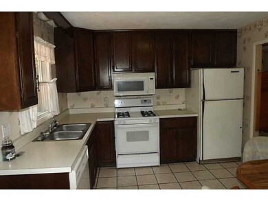 10 Lisa Ann Cir, Greenville, RI 02828 - photo 2