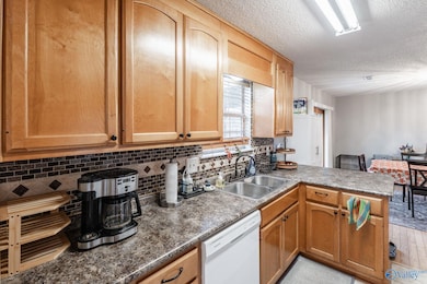 2402 Autumn Ridge Dr SW, Huntsville, AL 35803 - photo 4