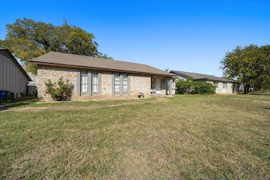 10410 Little Pebble Dr, Austin, TX 78758 - photo 2