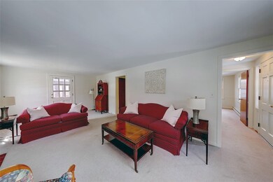 17 Laurel Ln, Barrington, RI 02806 - photo 4