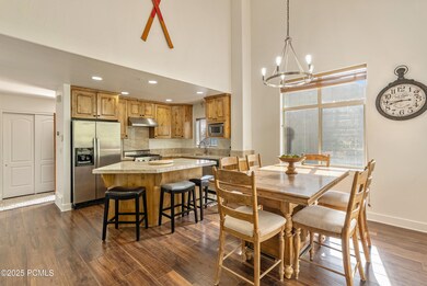 017_17-5150_cove_canyon_unit_a-17_936