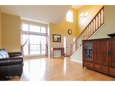 50 White Oak Dr unit 1, North Aurora, IL 60542 - photo 2