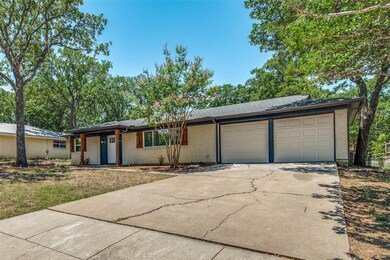 901 Wade Dr, Bedford, TX 76022 - photo 2