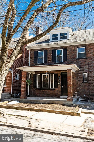223 Pearl St, Lancaster, PA 17603 - photo 2