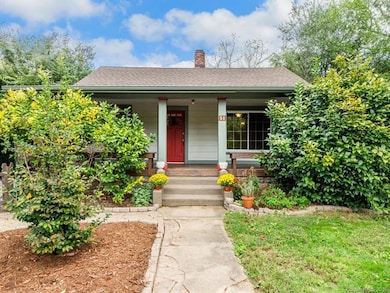 Classic arts & crafts cottage with a perfectly lev