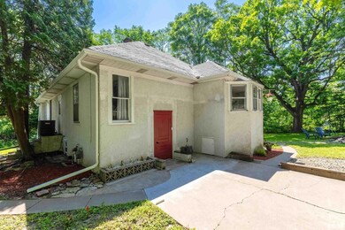 3123 Commodore St, Davenport, IA 52802 - photo 3