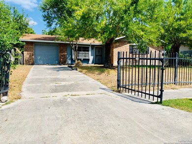 526 Carol Crest St, San Antonio, TX 78220 - photo 2