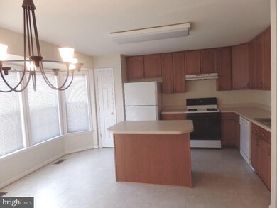 608 Hupps Hill Ct, Strasburg, VA 22657 - photo 4