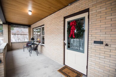 902Benton-257