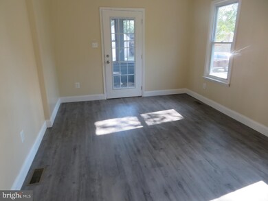 7 W Monroe St, Paulsboro, NJ 08066 - photo 6