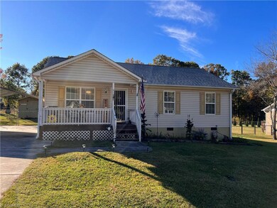85 N Snider St, Denton, NC 27239 - photo 2