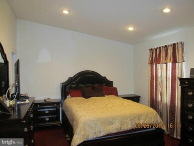927 Central Hills Ln, Hyattsville, MD 20785 - photo 4