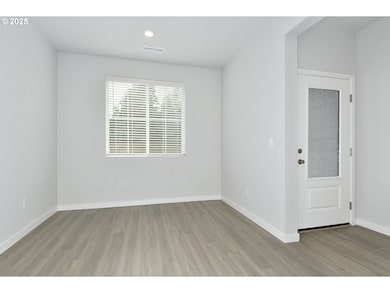 5909 NE 68th St, Vancouver, WA 98661 - photo 2