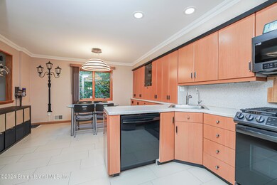 (5) KITCHEN