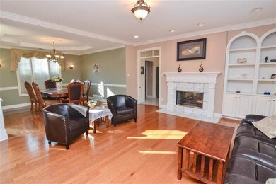 Shared by Great RM & Kitchen/Breakfast Area