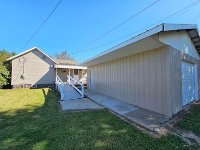 221 W Broadway St, New Lexington, OH 43764 - photo 4