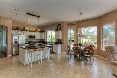 Eat-in-Kitchen