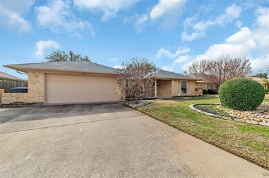 2937 Cripple Creek Trail, Grapevine, TX 76051 - photo 3