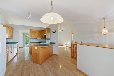 832 S Elm St, Belle Plaine, MN 56011 - photo 5